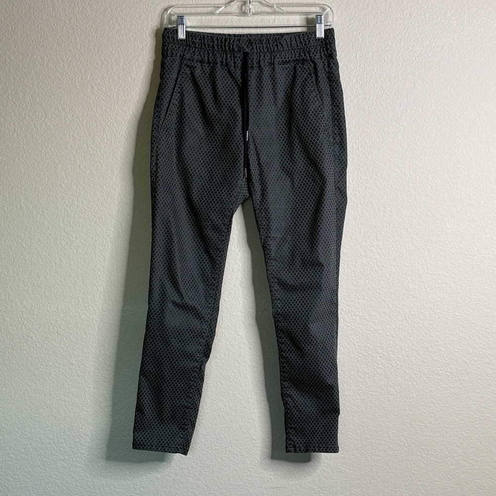 Bevy Flog Shely jogger pant women’s 27 EUC green pattern